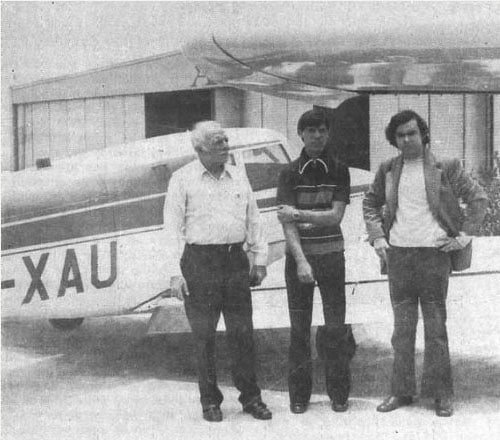 Ignacio da Mora (tio de Carlos), piloto/testemunha Carlos Montiel e o Investigador de Campo Fernando Pareja